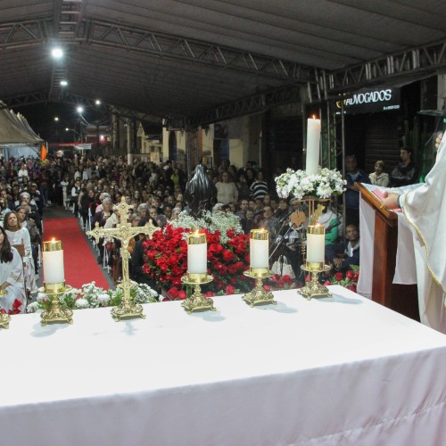 Comunidade de Santa Rita de Cássia celebra festa da padroeira com grande sucesso 